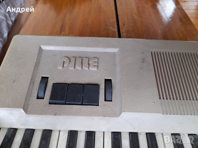 Стар детски синтезатор Pille, снимка 2 - Други ценни предмети - 44863068