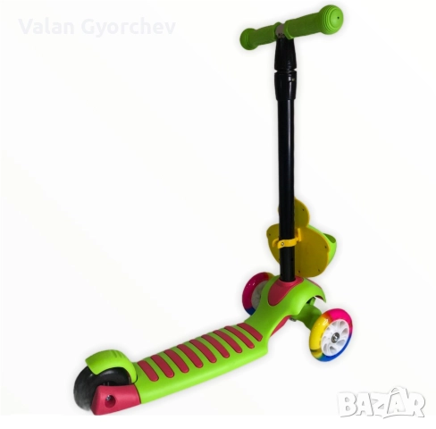 Детски скутер с LED светещи колела