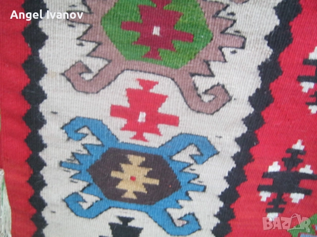 Чипровски килим, снимка 8 - Антикварни и старинни предмети - 52632299