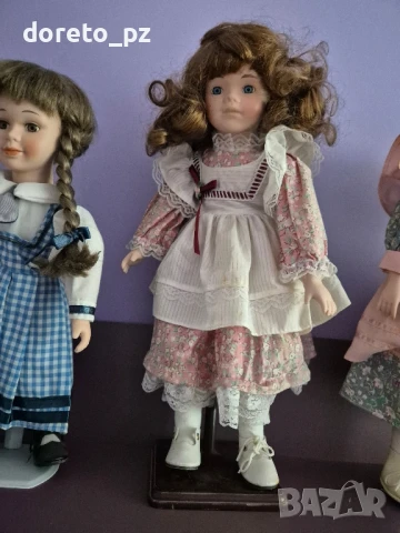 Продавам порцеланови кукли , снимка 4 - Колекции - 49047897