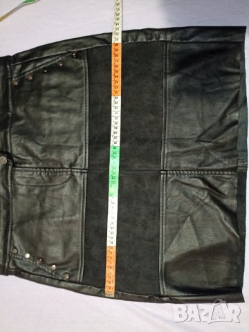 Esqualo L,XL- Нова с етикети къса  черна пола от еко кожа и велур , снимка 1 - Поли - 38565401