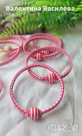 Мартенички за ръка, снимка 2 - Гривни - 53461395