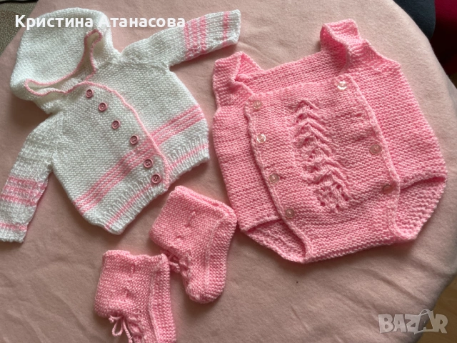 Розов ръчно плетен бебешки костюм, снимка 4 - Комплекти за бебе - 53057698