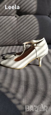 Бели лачени обувки, снимка 4 - Дамски обувки на ток - 28885600