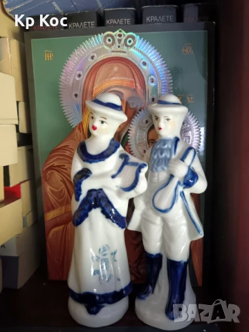 Чифт порцеланови фигурки на музиканти, снимка 3 - Колекции - 50987321