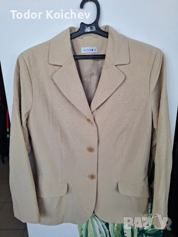 Продавам дамски маркови сака работя с еконт и спееди, снимка 9 - Сака - 53581238