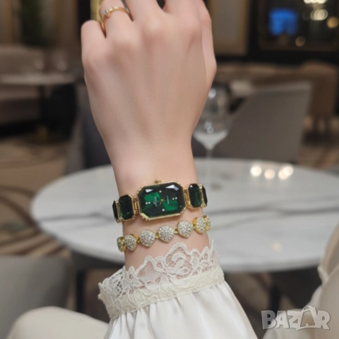 Дамски комплект часовник с кварцов механизъм и гривна, снимка 5 - Бижутерийни комплекти - 51947523