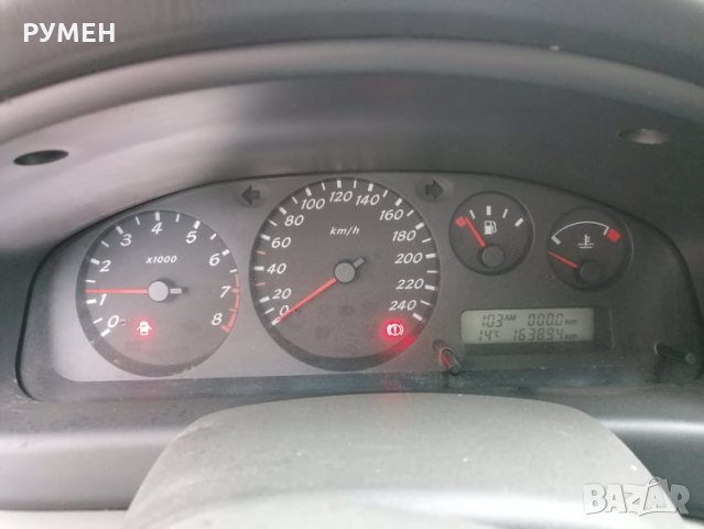 Nissan Almera 1.8i 16V, снимка 10 - Автомобили и джипове - 28984300