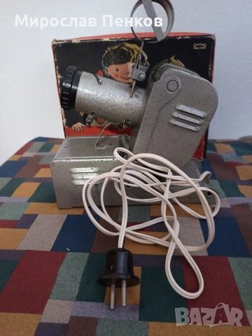 Прожекционен апарат , снимка 3 - Антикварни и старинни предмети - 53142730