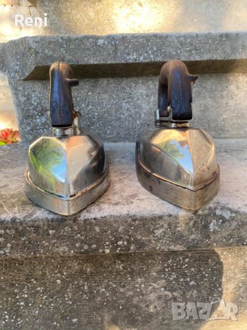 Стари ретро ютии, 2 броя, снимка 2 - Антикварни и старинни предмети - 33526217