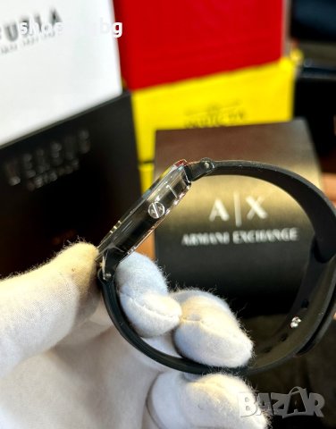 Дамски часовник Armani Exchange AX5556 Lola, снимка 3 - Дамски - 42990624