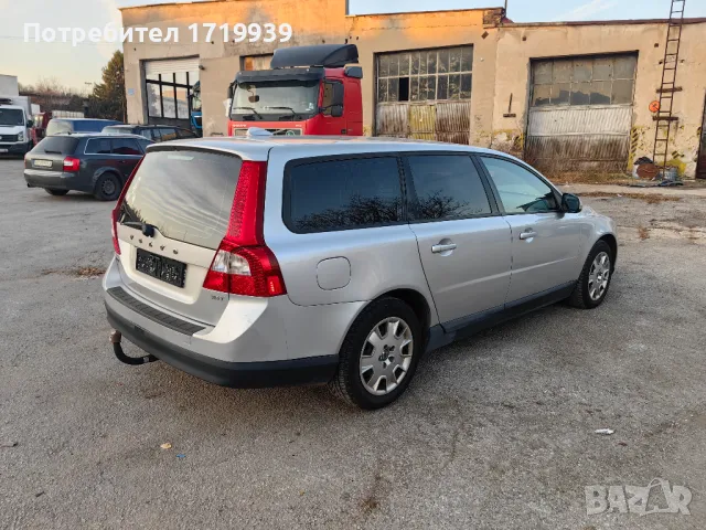 Volvo V70 2.5T Газ/Бензин, снимка 6 - Автомобили и джипове - 48136227