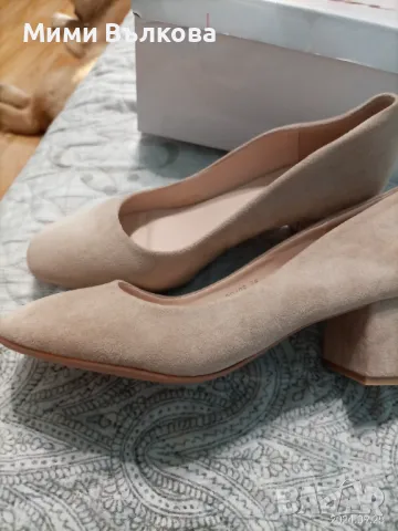 Продавам велурени обувки, снимка 2 - Дамски ежедневни обувки - 47356378