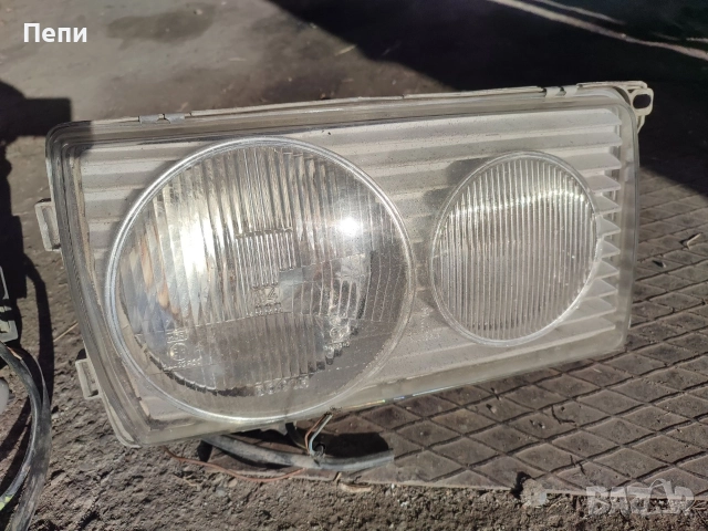 Десен фар Бош за Мерцедес 123, снимка 2 - Части - 52630904