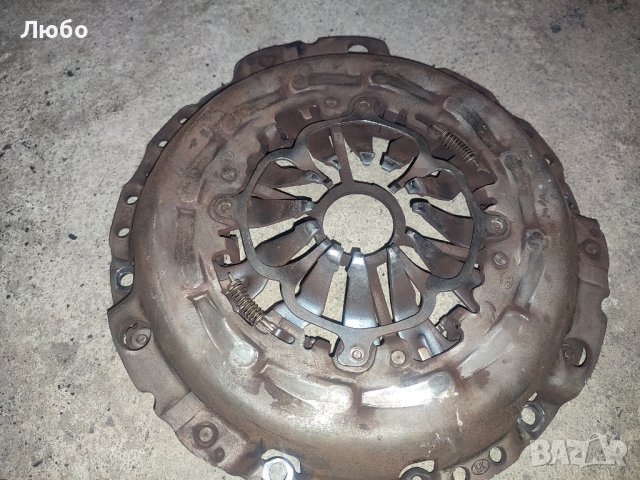 Маховик притискател и феродов диск за Ауди А6 ц6 4ф 3.0тди Audi A6 c6 4f 3.0tdi, снимка 2 - Части - 42972737