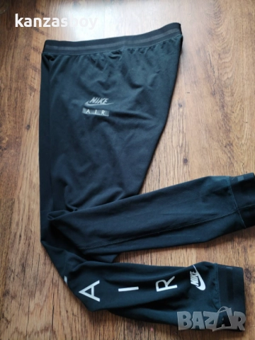 Nike - страхотен дамски клин Л