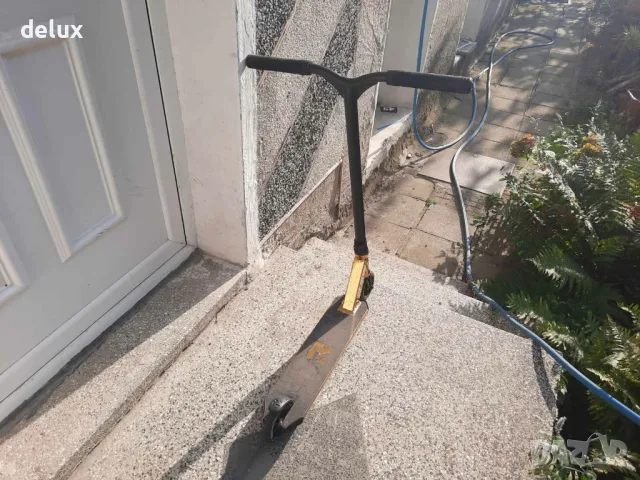 Тротинетка за трикове , снимка 2 - Скутери и тротинетки - 49879977