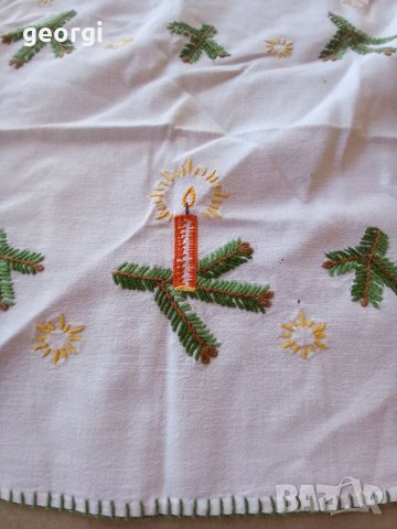 Бродирана коледна покривка 10/4, снимка 2 - Аксесоари за кухня - 35219020