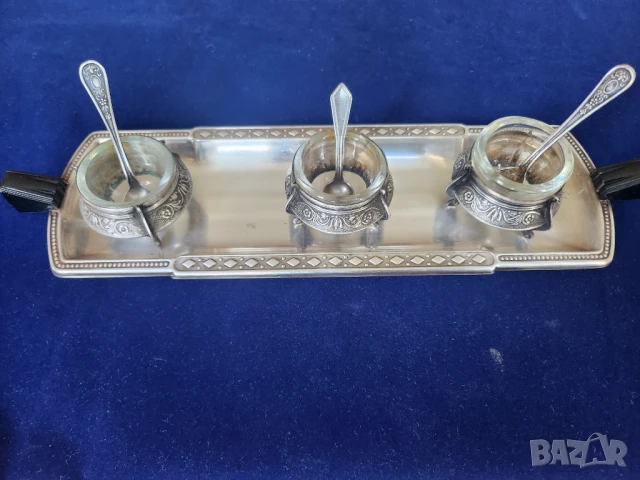 съдче за хайвер, горчица,подправки 3 броя в обков от мелхиор, с поднос + 3 лъжички /посребрени