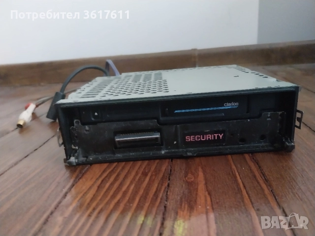 Касетофон радиокасетофон Clarion за автомобил, снимка 2 - Аксесоари и консумативи - 52107771
