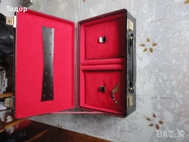 Страхотна швейцарска кутия сандъче за бижута с ключ , снимка 7 - Колекции - 40578288