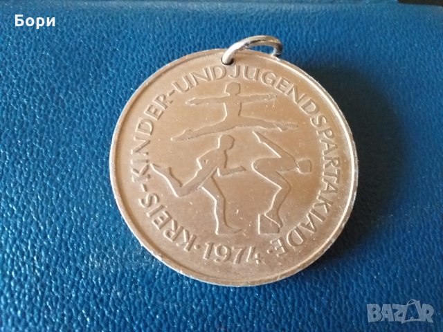 Медал Kreis Kinder und Jugend Spartakiade 1974 DTSB DDR JP FDJ, снимка 1 - Други ценни предмети - 28393393