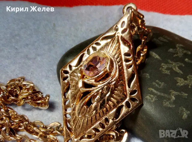 СТАРО ПОЗЛАТЕНО РУСКО РЕТРО КОЛИЕ АЖУРЕН МЕДАЛЬОН с ФАСЕТИРАН ЦВЕТЕН КРИСТАЛ 47490