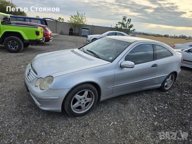 Mercedea-Benz C220 спорт купе, снимка 6 - Автомобили и джипове - 52043148