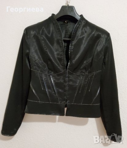 Вталено черно сако с кожени декорации, снимка 2 - Сака - 37891242