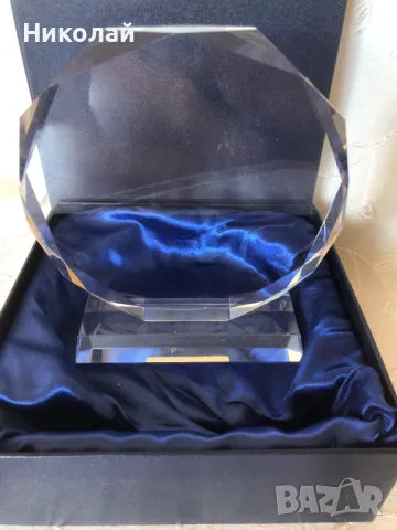 Кристален плакет Октагон, височина 18 см, дебелина на кристала 2 см, в лукс кутия, 2 бр. налични, снимка 2 - Други - 47385100
