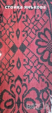 Продавам килим в черно и червено., снимка 4 - Килими - 51276324