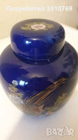 Красиви порцеланови вази с много кобалт и злато. , снимка 2 - Вази - 52511832