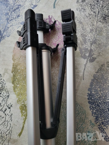 Фотографски статив, тринога, снимка 2 - Чанти, стативи, аксесоари - 53578479