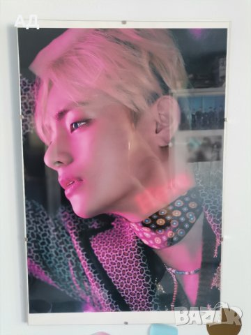 Плакат на V от BTS 