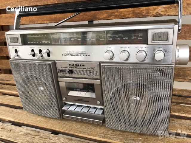 Радиокасетофон Telefinken cr-30 Много запазен и работещ, снимка 4 - Радиокасетофони, транзистори - 52031075