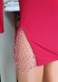 ЕФЕКТНА КЪСА червена рокля по тялото с красиво деколте с мрежа от сребристи камъчета, снимка 3