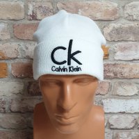 Нова зимна шапка в бял цвят на марката CK, Calvin Klein, снимка 7 - Шапки - 43280762