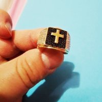 уникален мъжки златен пръстен с кръст цирконий и черни оникси, снимка 2 - Пръстени - 43399363