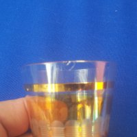 Калиево стъкло, бутилка с тапа и 4 чаши, снимка 8 - Антикварни и старинни предмети - 32667200
