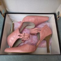 Дамски обувки "XOXO", снимка 1 - Дамски обувки на ток - 37836076