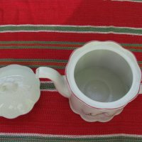 Порцеланов чайник, снимка 3 - Антикварни и старинни предмети - 35281761