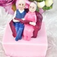 3D седнали баба и дядо силиконов молд форма калъп гипс шоколад фондан свещ, снимка 1 - Форми - 38442454