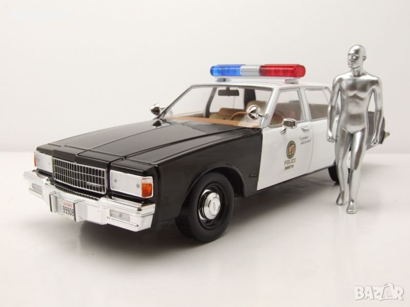 Chevrolet Caprice Metropolitan Police 1987 Terminator 2 - 1:18 на Greenlight моделът е нов в кутия, снимка 1