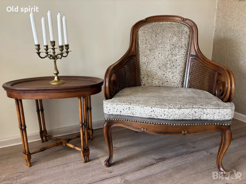 Антикварно кресло с ратан и извити подлакътници, снимка 1