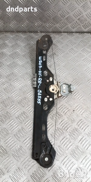 Стъклоповдигач Mercedes C-Class W203 2002г.(заден десен)	, снимка 1
