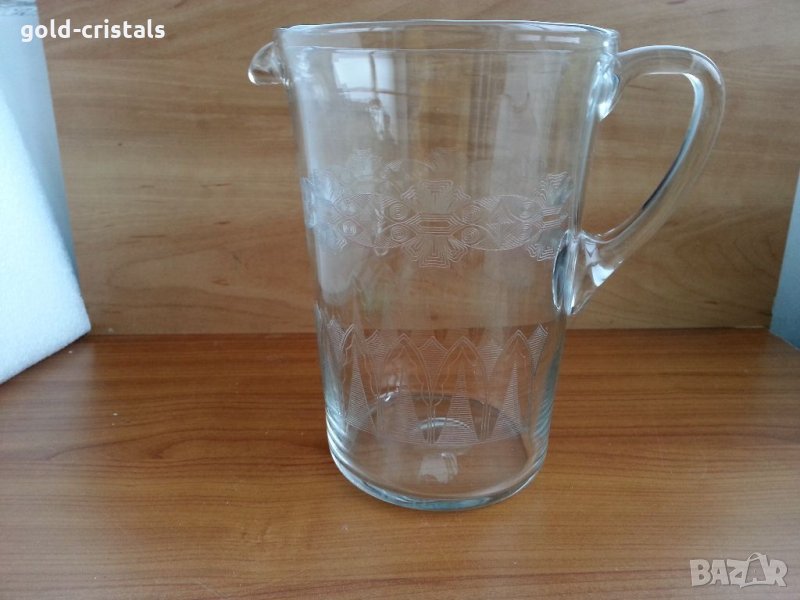 Стъклена кана гравирана, снимка 1