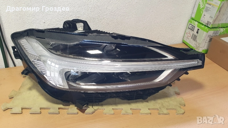 Оригинален десен фар за Volvo XC60 II / Волво ХЦ60 (2017-2023), снимка 1