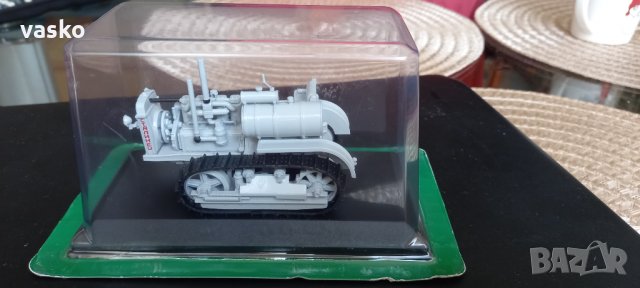 Сталинец-60,нов,1:43, снимка 4 - Колекции - 33209966