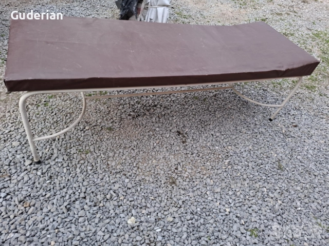 Медицинска кушетка