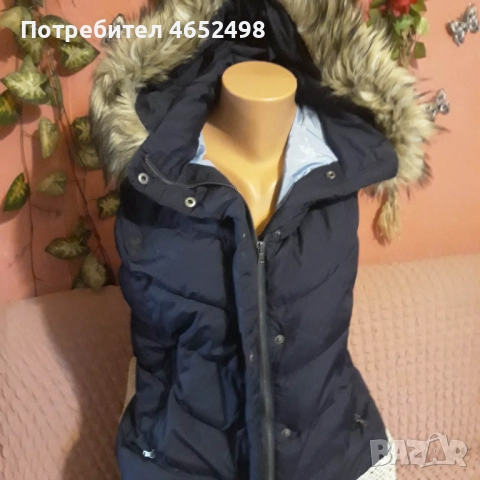 GAP Дамски Елек с качулка, снимка 3 - Елеци - 52470475